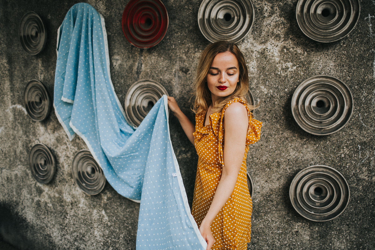Lots of dots – Blue sky